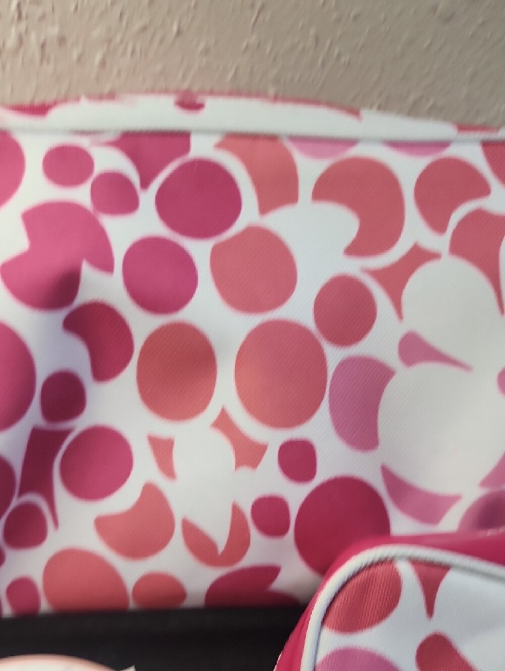 Clinique Cosmetic Bag Set & Glasses Case & Sunglasses & Skin Care& Water Bottle - Picture 8 of 11